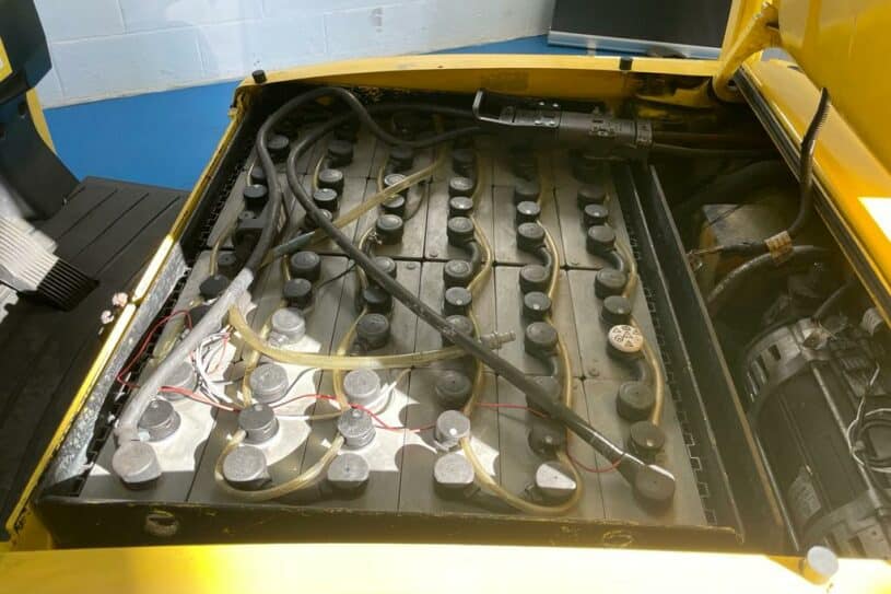 Carretilla Eléctrica 4 Ruedas HYSTER 1800 Kg, mástil Triple lleno