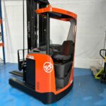 Carretilla elevadora retráctil BT RRE160