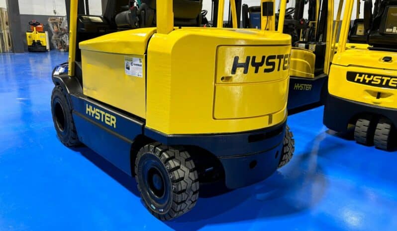 Carretilla Eléctrica 4 Ruedas HYSTER 2500 Kg mástil Doble lleno