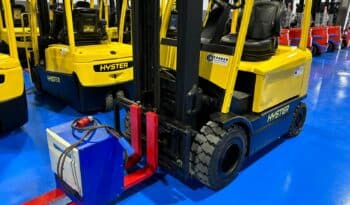 Carretilla Eléctrica 4 Ruedas HYSTER 2500 Kg mástil Doble lleno