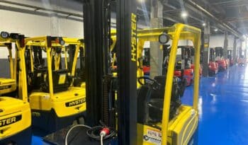 Carretilla Eléctrica 3 Ruedas HYSTER 1800 Kg, mástil Triple lleno