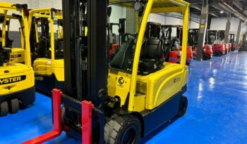 Carretilla Eléctrica 4 Ruedas HYSTER 3000 Kg lleno