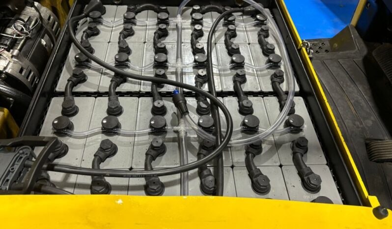 Carretilla Eléctrica 4 Ruedas HYSTER 1600 Kg, mástil Triple lleno