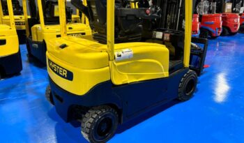 Carretilla Eléctrica 4 Ruedas HYSTER 1600 Kg, mástil Triple lleno