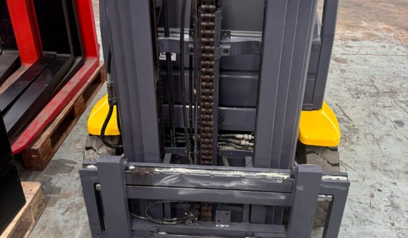 Carretilla Eléctrica 3 Ruedas OM PIMESPO 1500 Kg mástil Triple lleno