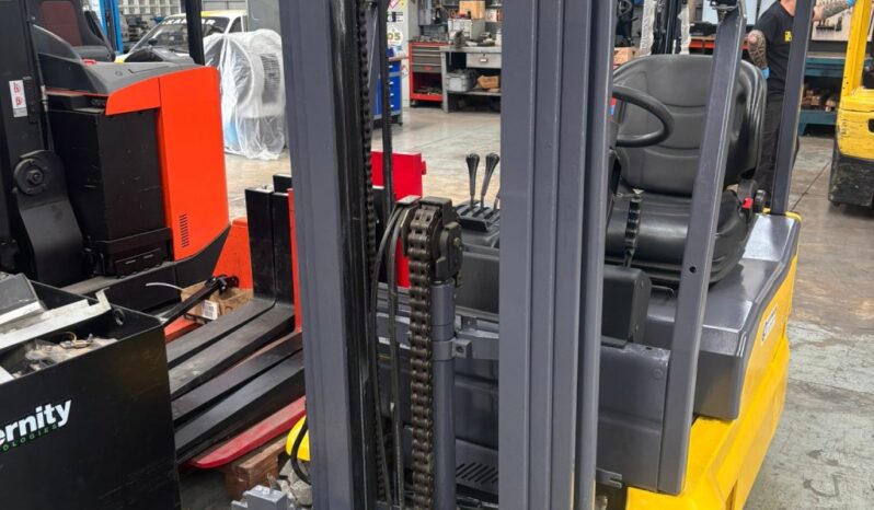Carretilla Eléctrica 3 Ruedas OM PIMESPO 1500 Kg mástil Triple lleno