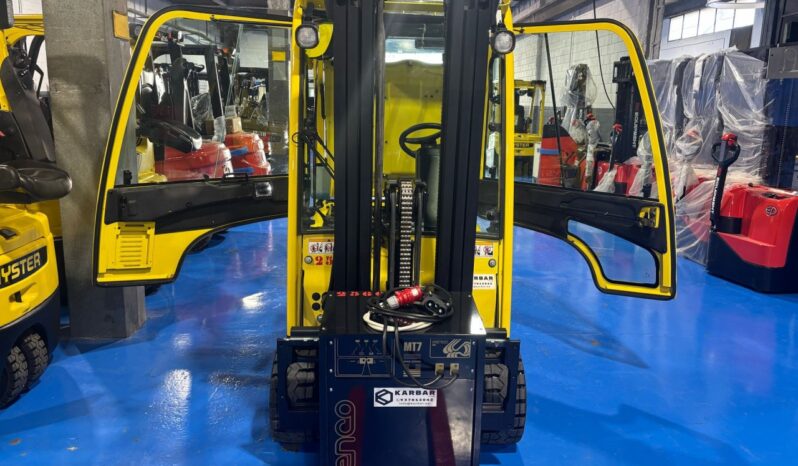 Carretilla Eléctrica 3 Ruedas HYSTER 1800 Kg Cabinada lleno