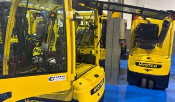 Carretilla Eléctrica 3 Ruedas HYSTER 1800 Kg Cabinada lleno