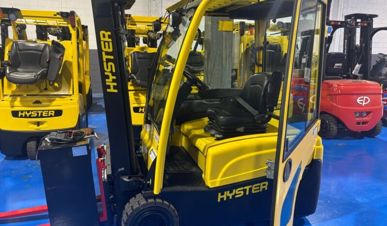 Carretilla Eléctrica 3 Ruedas HYSTER 1800 Kg Cabinada lleno