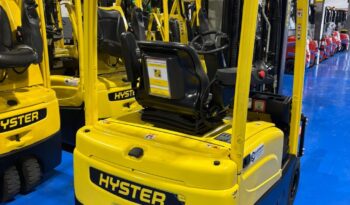 Carretilla elevadora eléctrica 4 ruedas HYSTER 1600 Kg – Mástil Triple lleno
