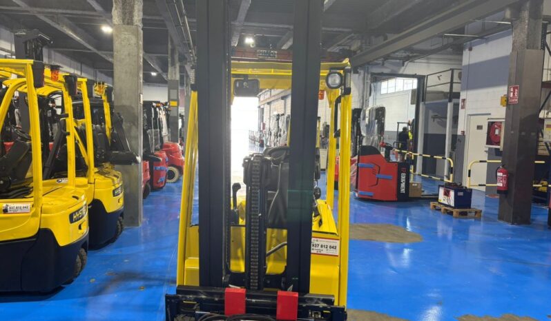 Carretilla Eléctrica 4 Ruedas HYSTER J2.0XN 2000Kg Mástil Triple lleno