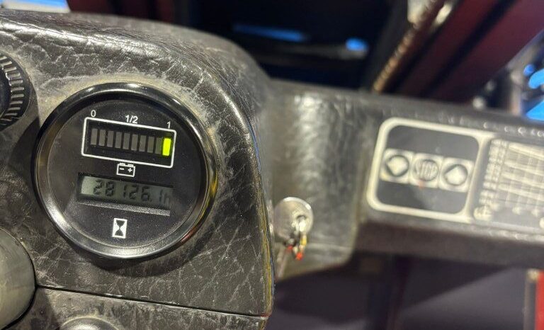 Carretilla Eléctrica 3 Ruedas LINDE E15 1500Kg Mástil Doble lleno