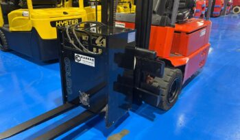 Carretilla Eléctrica 3 Ruedas LINDE E15 1500Kg Mástil Doble lleno