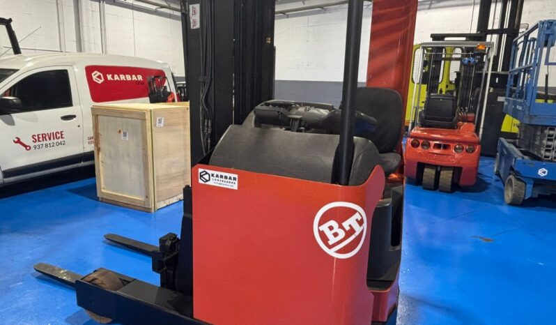 Retráctil BT 1600 Kg 8.000 mm Modelo RRB2 lleno